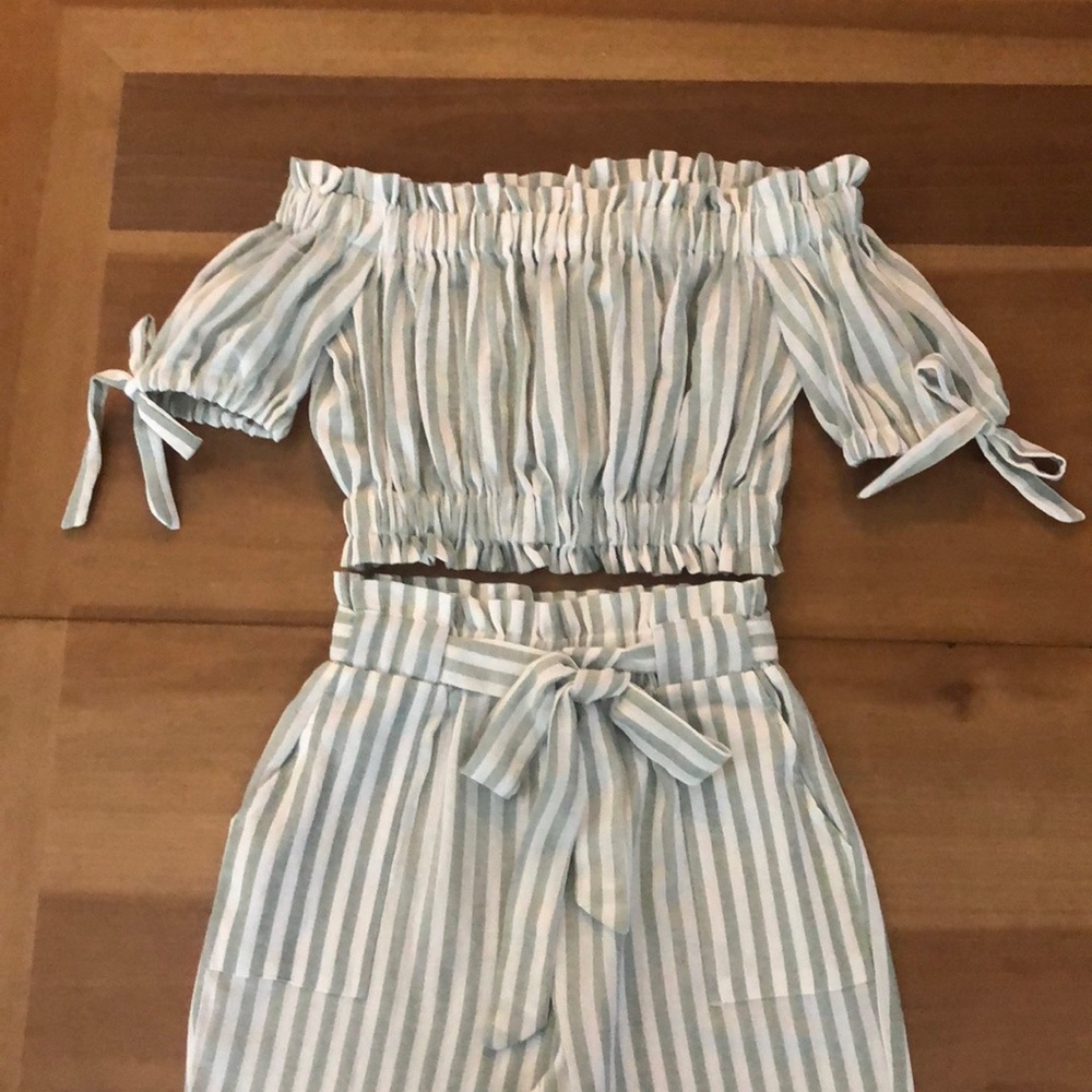 Favlux two piece crop top and Capri pant set Small